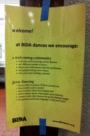 sign welcoming people to bida