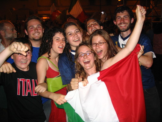 Lee, Mike, Stevie, Rose, Mary, Susanna, Claire, Alice, Jeff; Italy wins