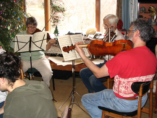 Anne, Phil, Rick play violin