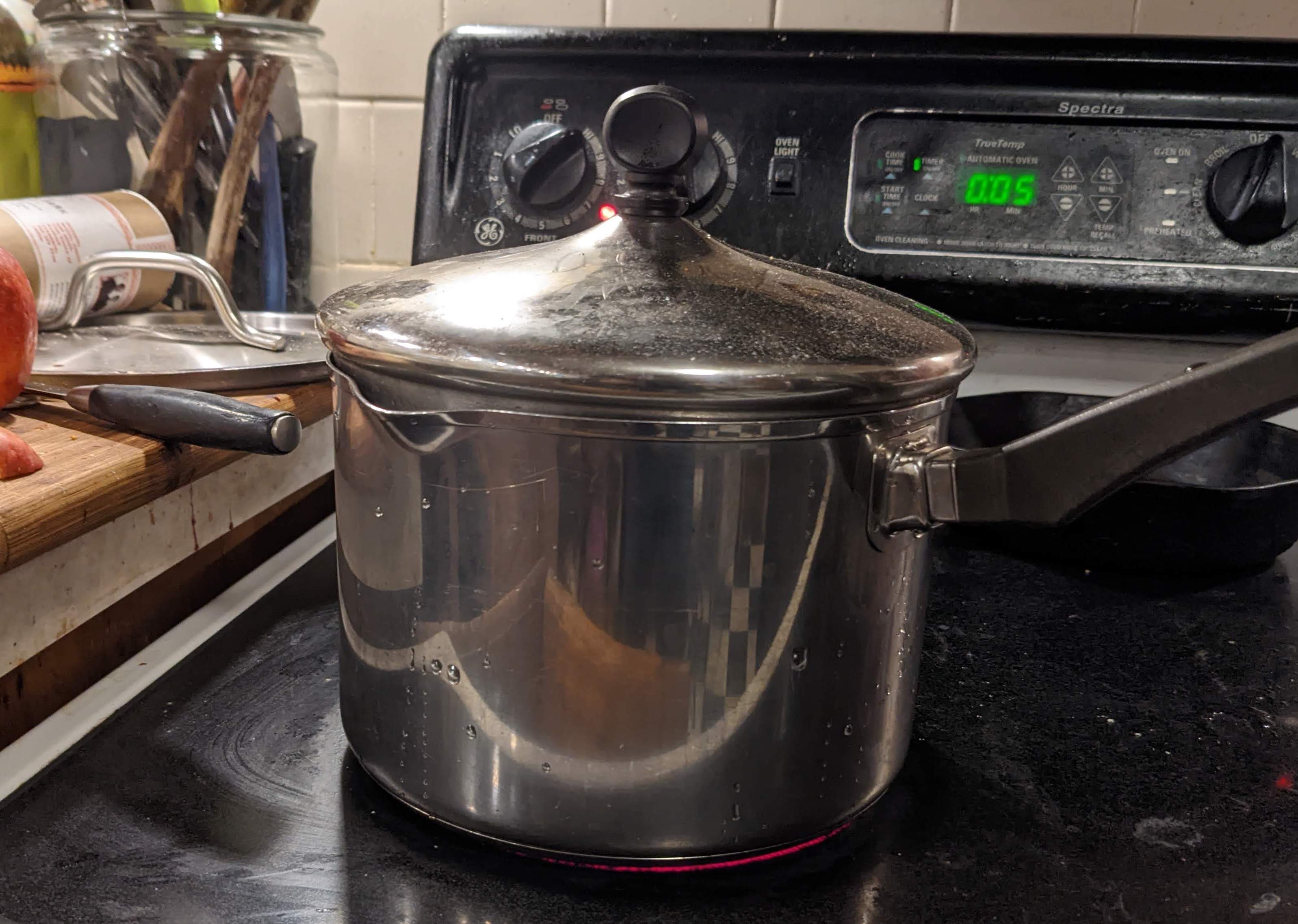 https://www.jefftk.com/pot-on-stove-big.jpg